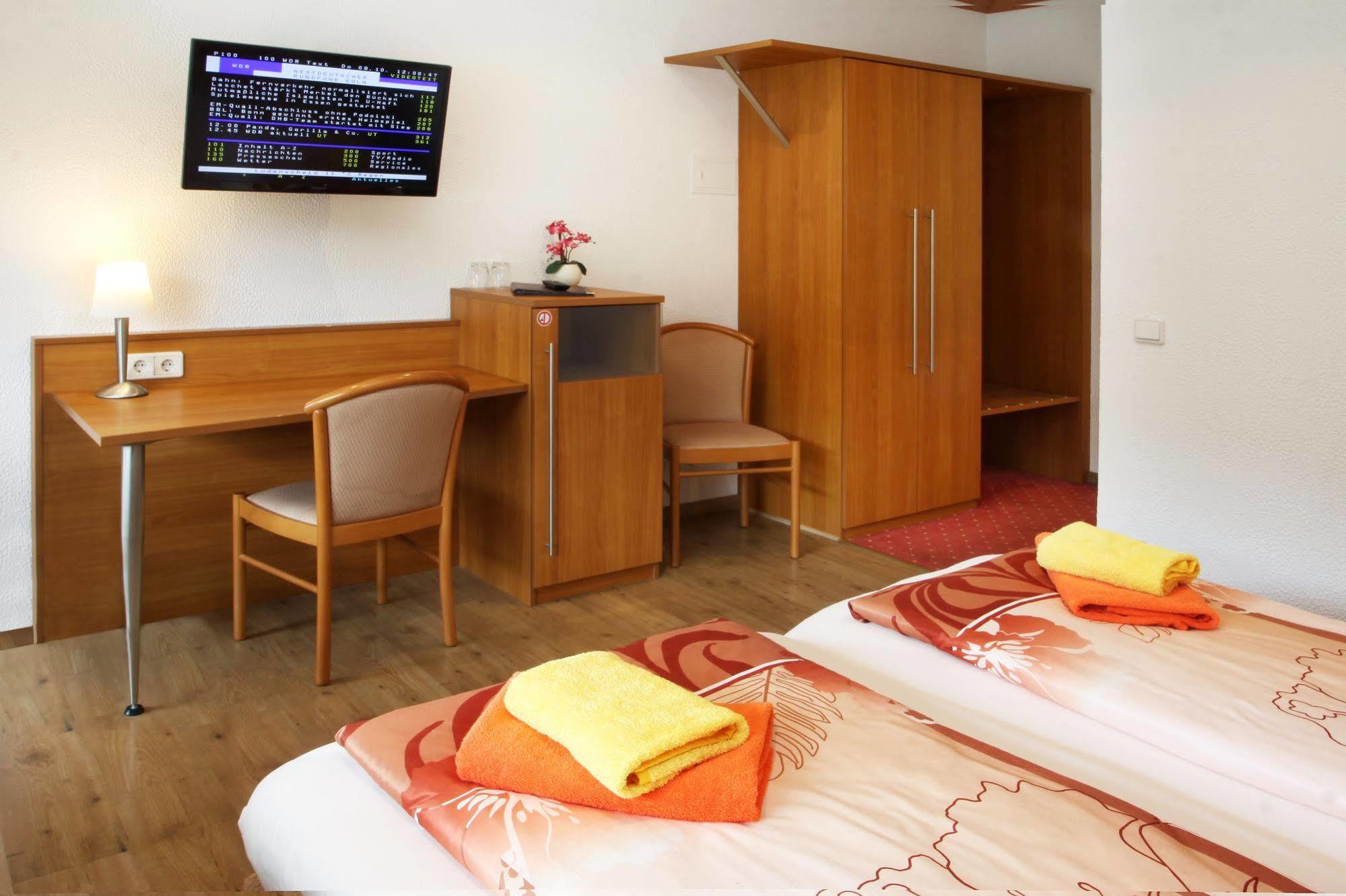 קאמפ-בורנהופן Hotel Rheinkoenig מראה חיצוני תמונה